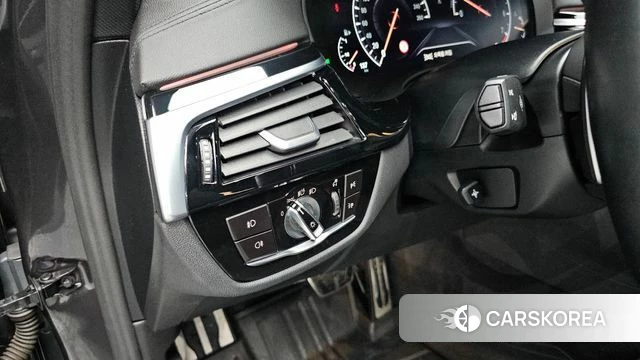 BMW 5 Series (G30) id 4225276 из Кореи 22