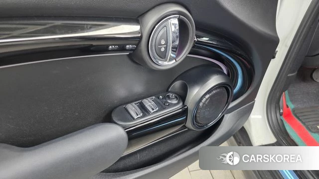 Mini Cooper S Convertible id 4701377 из Кореи 22