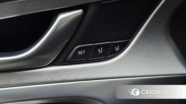 Genesis G70 id 4530894 из Кореи 22
