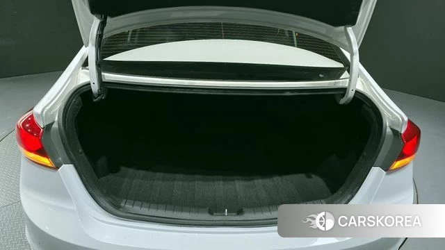 Hyundai Avante AD id 4397783 из Кореи 22