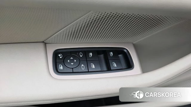 Porsche Taycan id 4578971 из Кореи 22