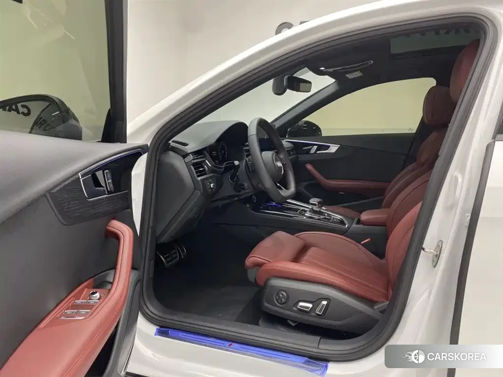 Audi A4L id 4576393 из Китая 22
