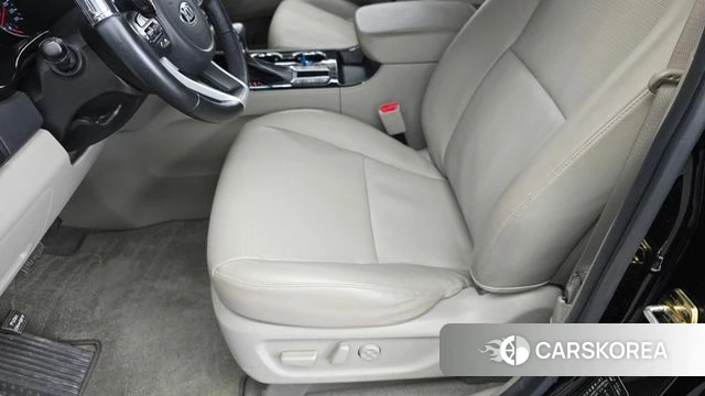 Kia The New Carnival id 4638218 из Кореи 22