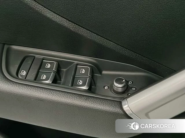 Audi Q2L id 4314471 из Китая 22