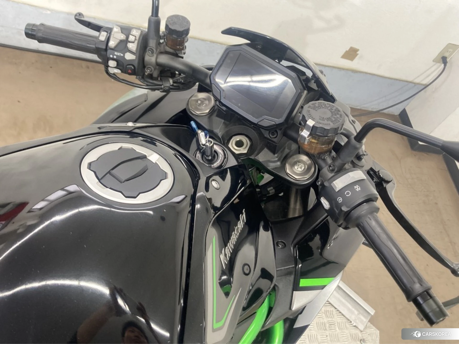 Kawasaki Z H2 id 3947699 из Японии 22