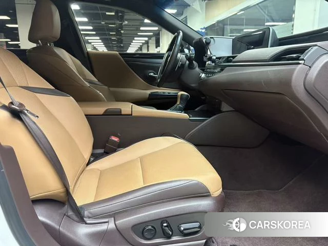 Lexus ES id 4276674 из Китая 22