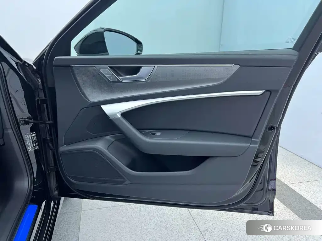 Audi A6L id 4559644 из Китая 22