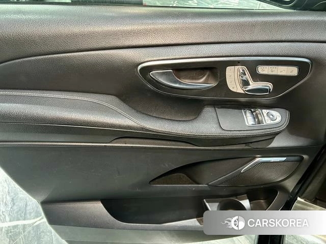 Mercedes-Benz V-class id 3890720 из Китая 21