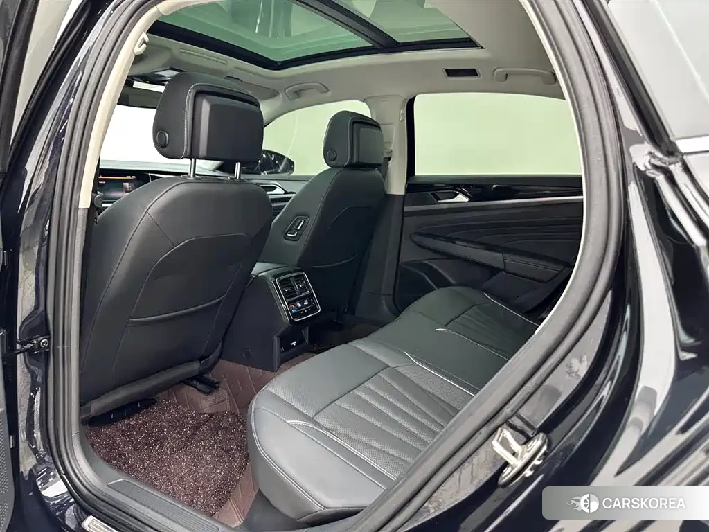 Volkswagen Passat id 4577478 из Китая 22