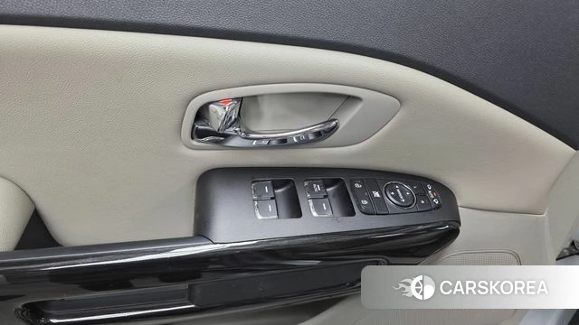 Kia The New Carnival id 4662649 из Кореи 22
