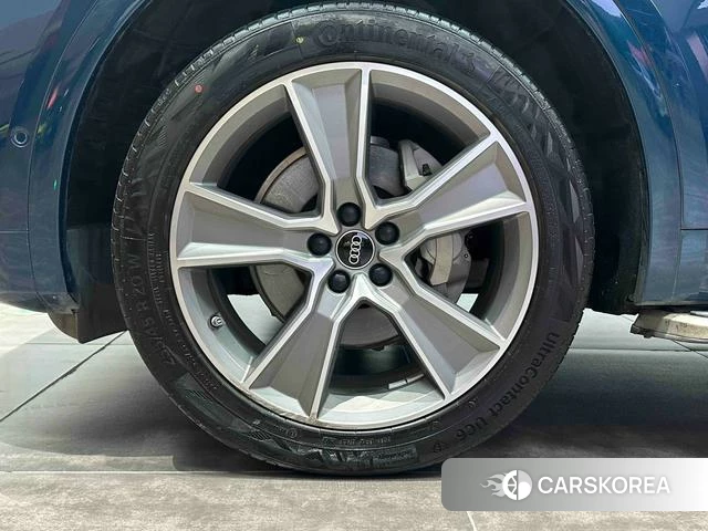 Audi Q5L id 4314117 из Китая 22