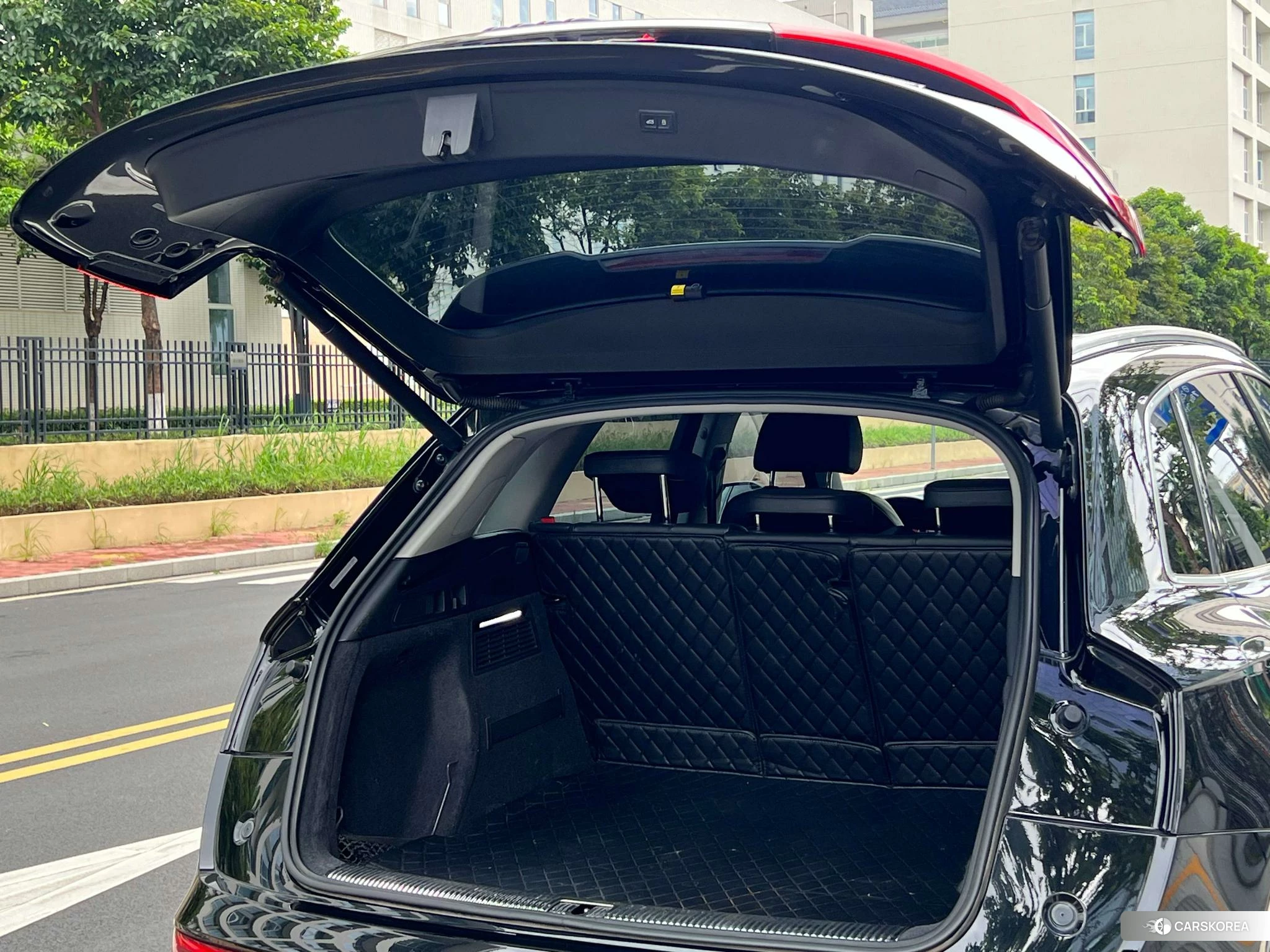 Audi Q5L id 4474001 из Китая 22