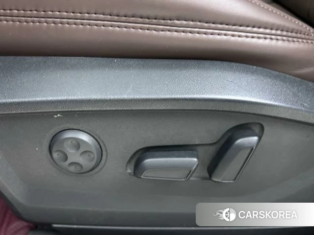 Audi Q2L id 4328778 из Китая 22