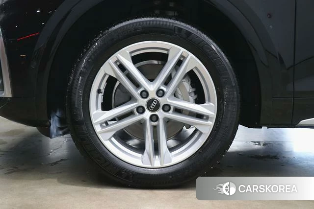 Audi Q5L id 4313696 из Китая 22