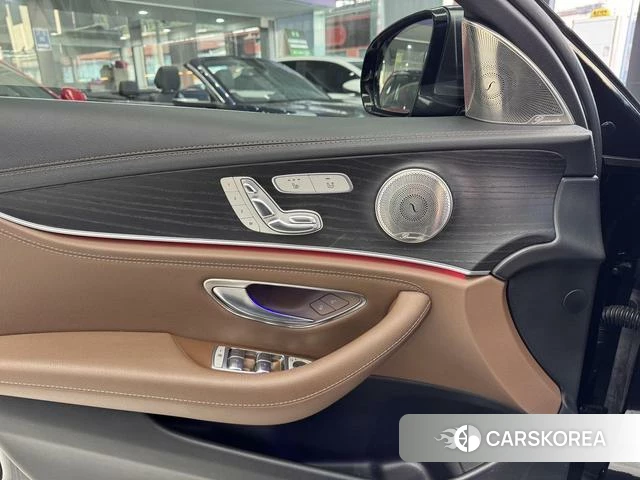 Mercedes-Benz E-class id 4299810 из Китая 22