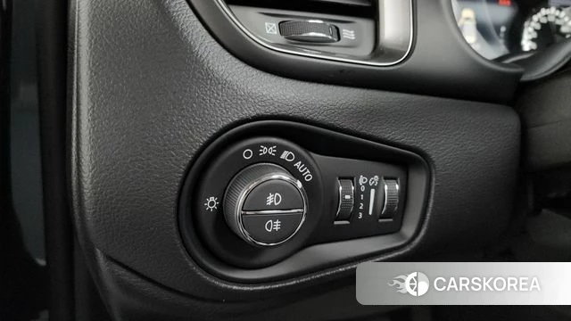 Jeep Renegade id 4585248 из Кореи 22