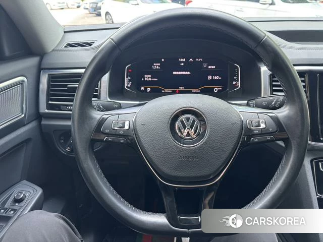 Volkswagen Tourang 2021 Черный из Китая, фото 3
