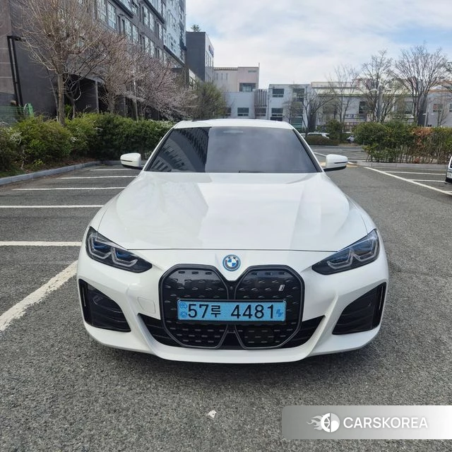 BMW i4 2022 Белый из Кореи, фото 3