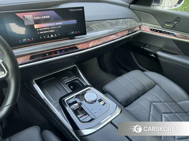 BMW i7 2023 Черный из Китая, фото 5