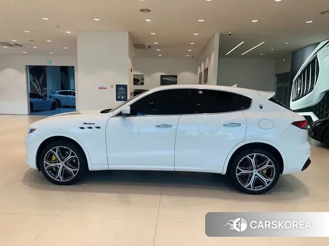 Maserati Levante id 3706834 из Кореи 10