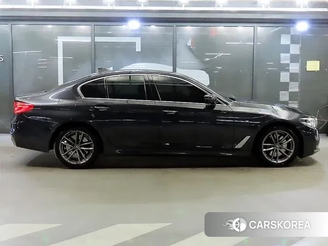 BMW 5 Series (G30) id 3761433 из Кореи 13