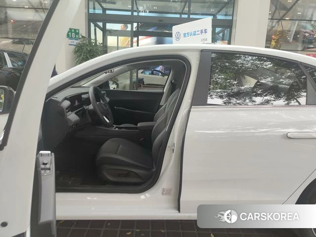 Volkswagen Lavida 2025 Белый из Китая, фото 6