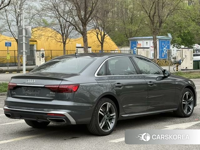 Audi A4L id 4290437 из Китая 8