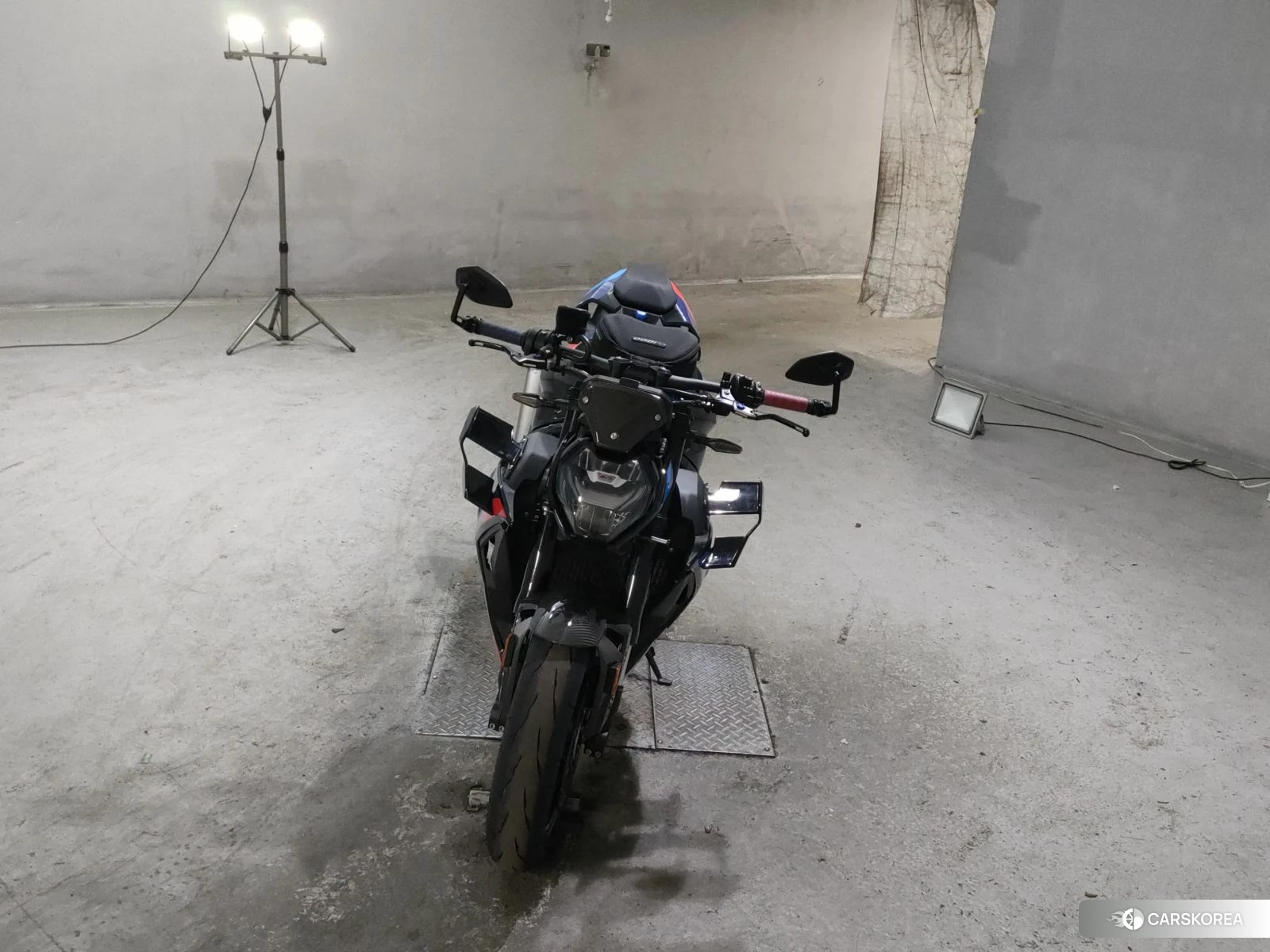 BMW M1000R 2023 из Японии, фото 4