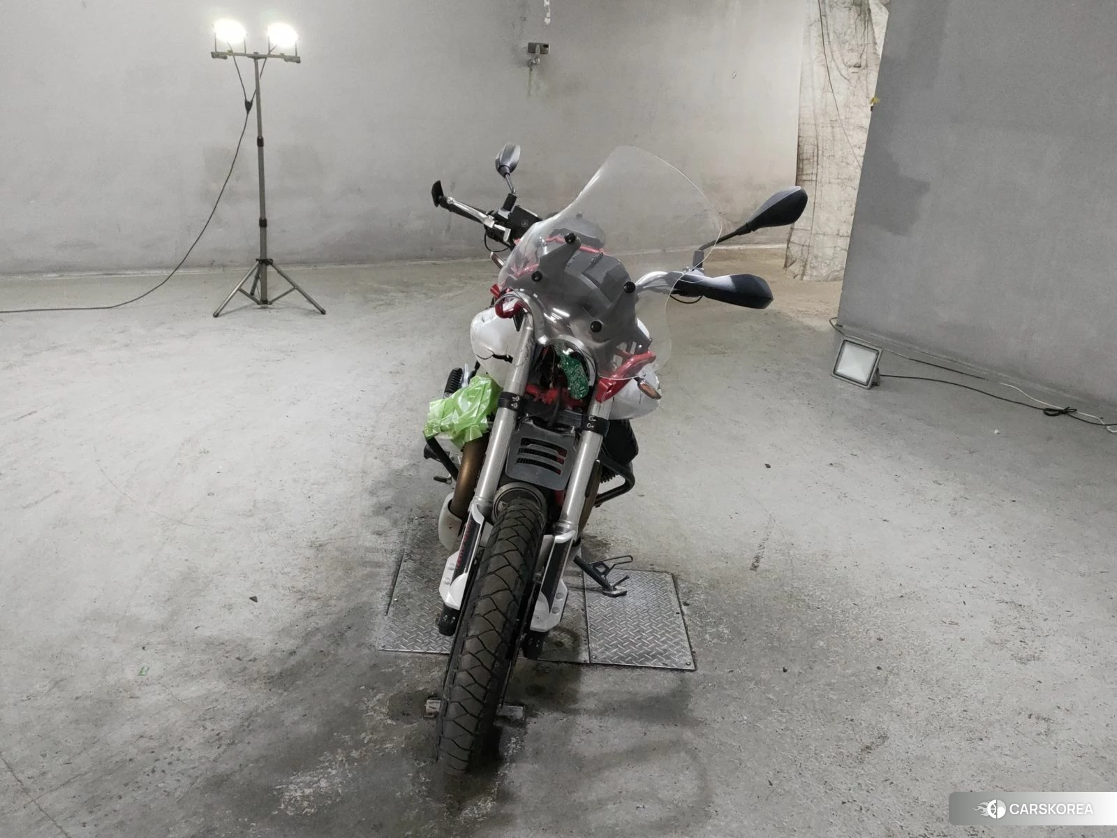 MOTO GUZZI V85 TT 2021 из Японии, фото 4