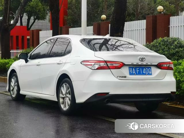 Toyota Camry 2023 Белый из Китая, фото 3