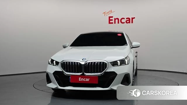 BMW 5 Series (G60) id 4681374 из Кореи 23