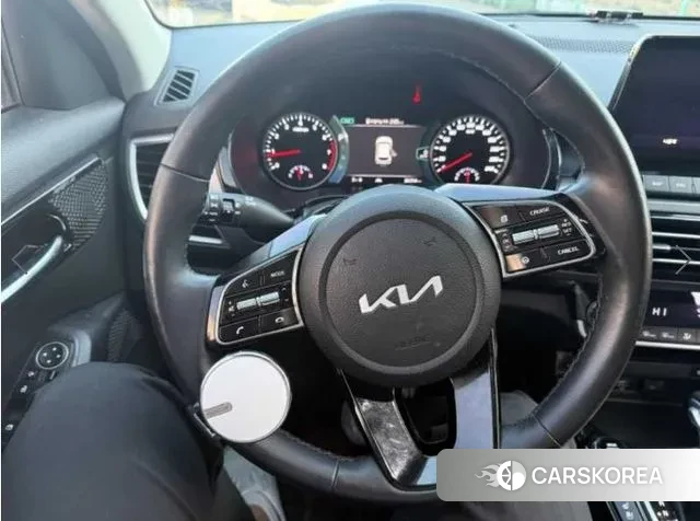 Kia Seltos 2022 Белый из Кореи, фото 3