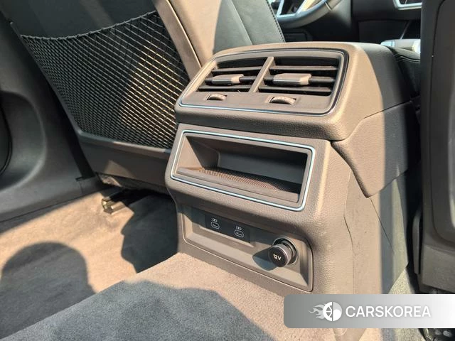 Audi A6L id 4290850 из Китая 16