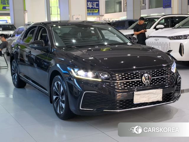 Volkswagen Passat 2023 Черный из Китая, фото 3
