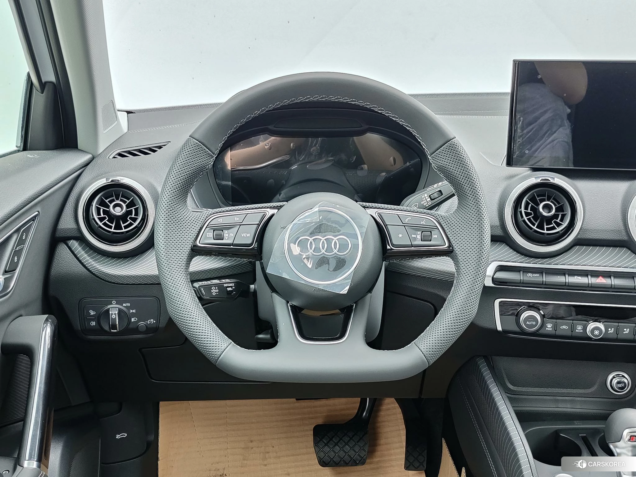 Audi Q2L id 4419361 из Китая 9
