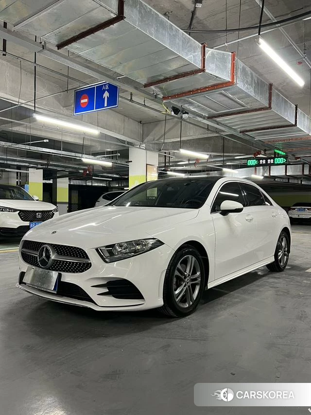 Mercedes-Benz Class A 2023 Белый из Китая, фото 3