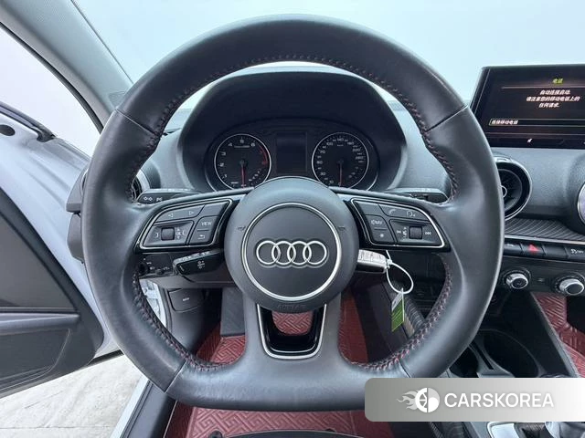 Audi Q2L id 4265948 из Китая 15