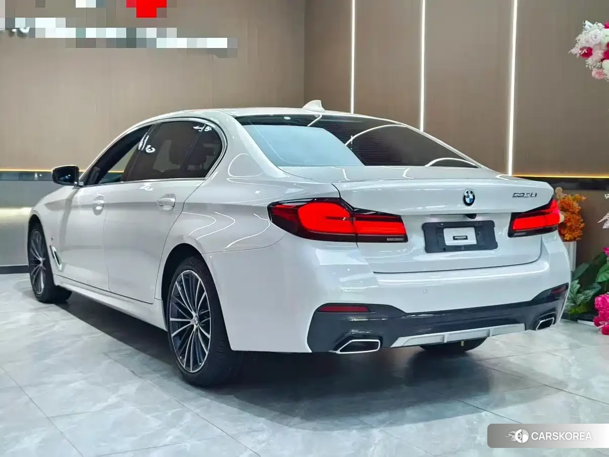 BMW 5 series 2022 Белый из Китая, фото 3
