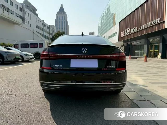 Volkswagen Passat 2023 Черный из Китая, фото 3