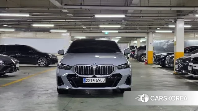 BMW 5 Series (G60) id 3486899 из Кореи 8