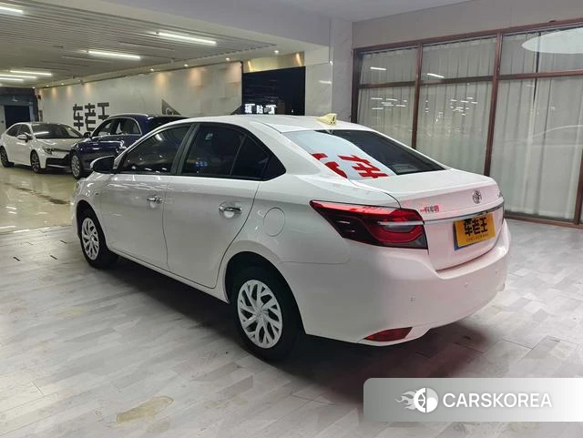 Toyota Vios 2021 Белый из Китая, фото 3