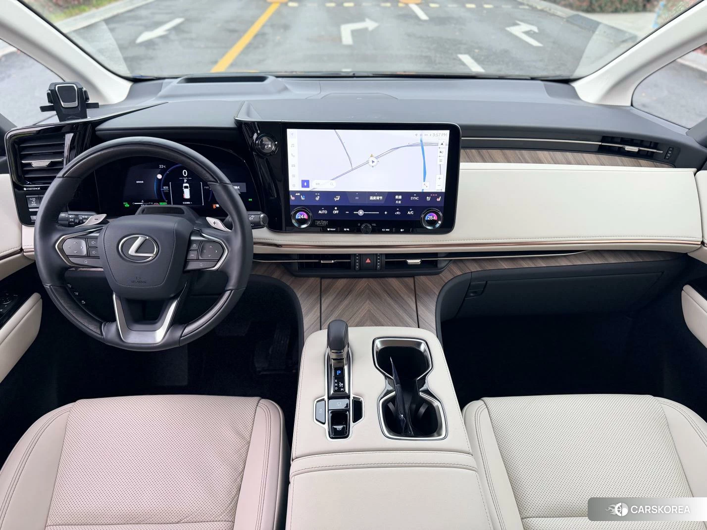 Lexus LM id 4455606 из Китая 14