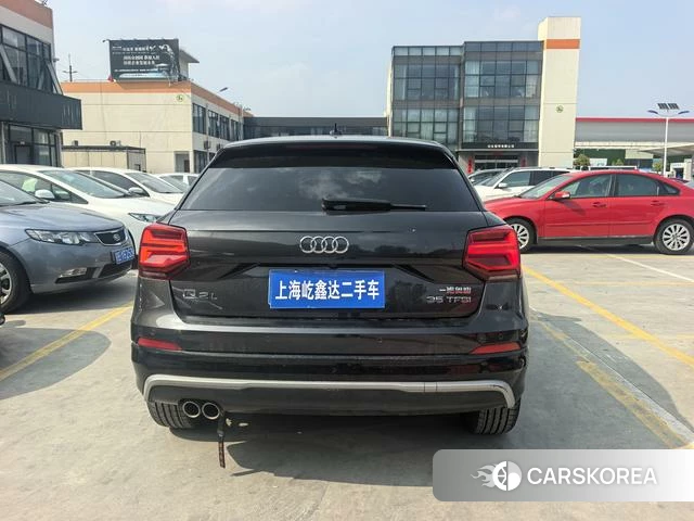 Audi Q2L 2021 Темно-серый из Китая, фото 3