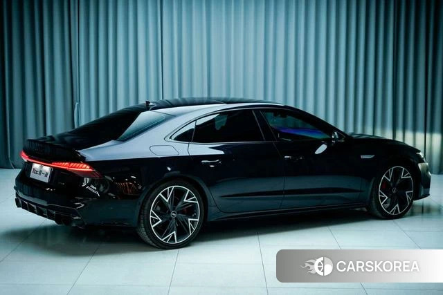 Audi A7L 2024 Черный из Китая, фото 3