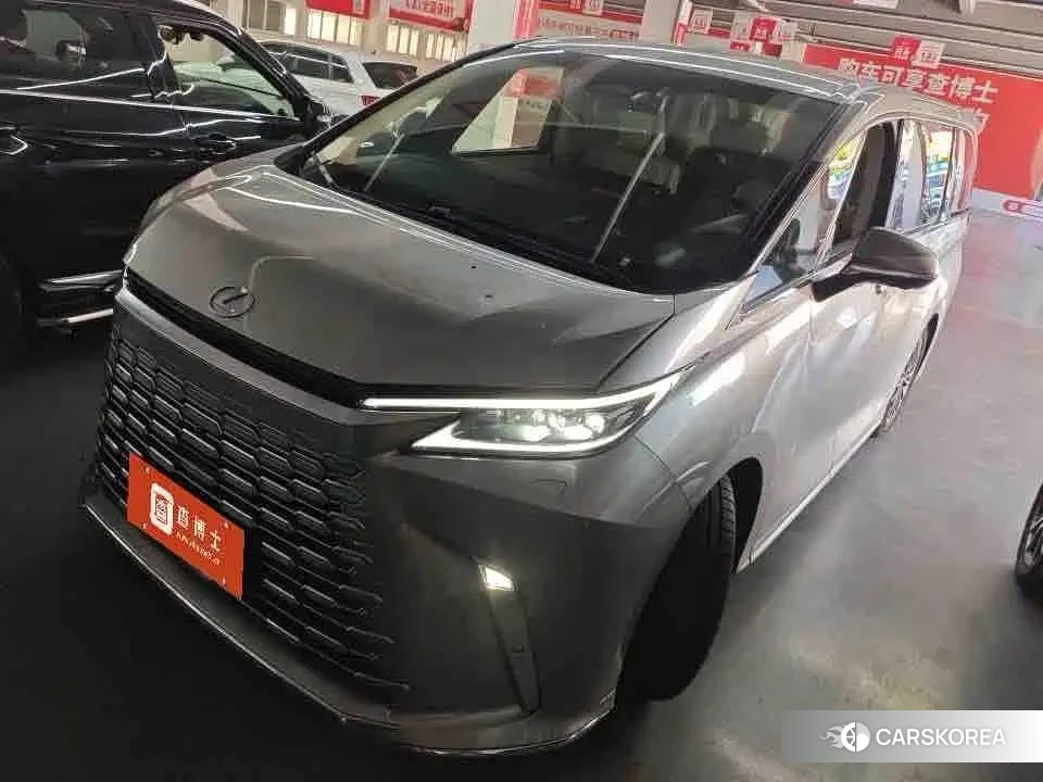 Lexus LM 2023 Silver/gray из Китая, фото 3