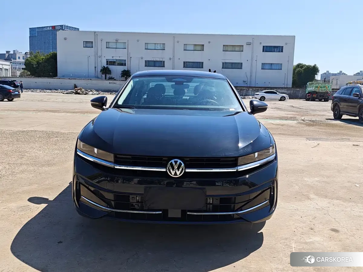 Volkswagen Magotan 2024 Черный из Китая, фото 3