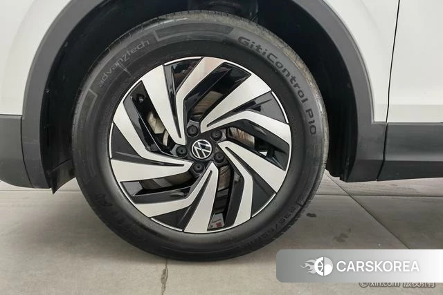 Volkswagen Tiguan L id 4335839 из Китая 17