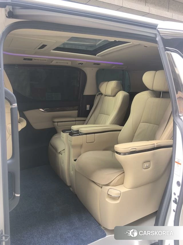 Toyota Elfa 2021 Белый из Китая, фото 6
