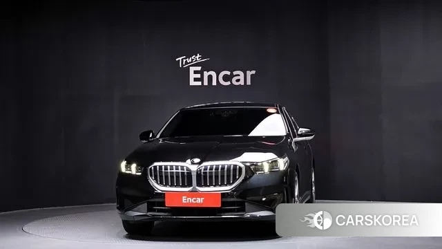 BMW 5 Series (G60) id 3457418 из Кореи 13