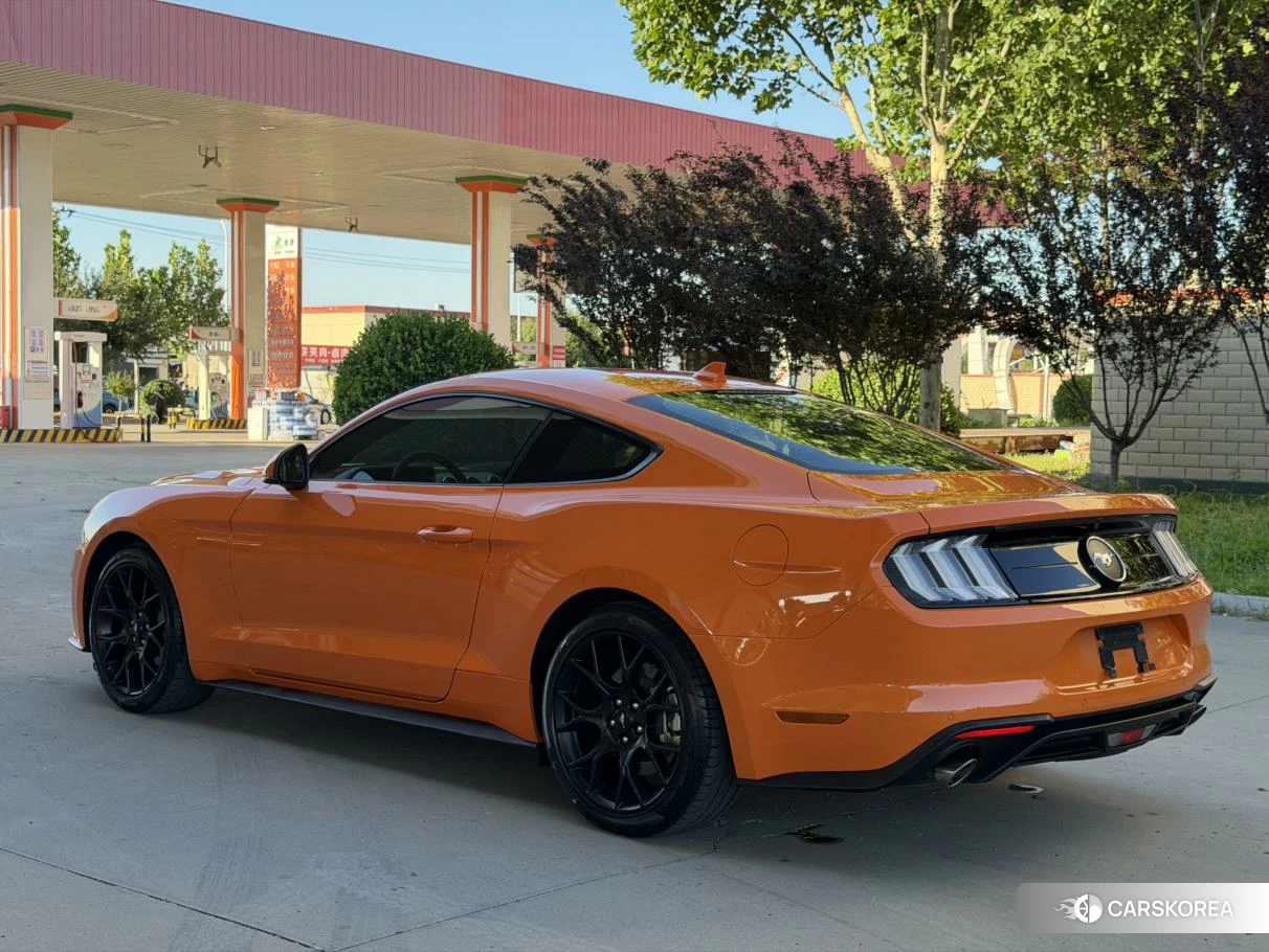 Ford Mustang 2021 Оранжевый из Китая, фото 3